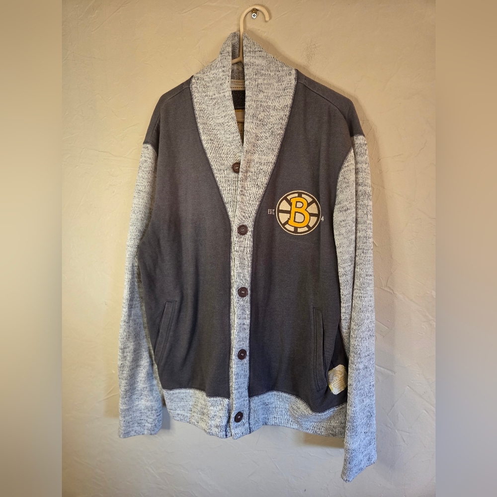 Retro Sport Men’s Varsity Cardigan Sweater Button Front Patch Bruins Logo Sz XL